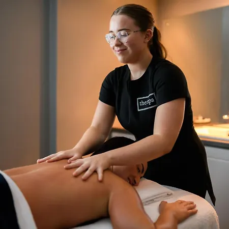 Hillgrove Hotel, Leisure & فندق 4*