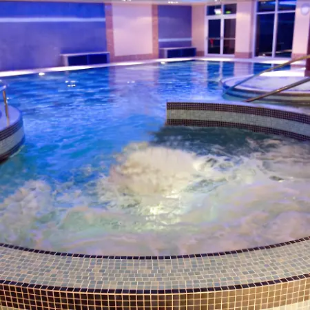 Hillgrove Hotel, Leisure & فندق