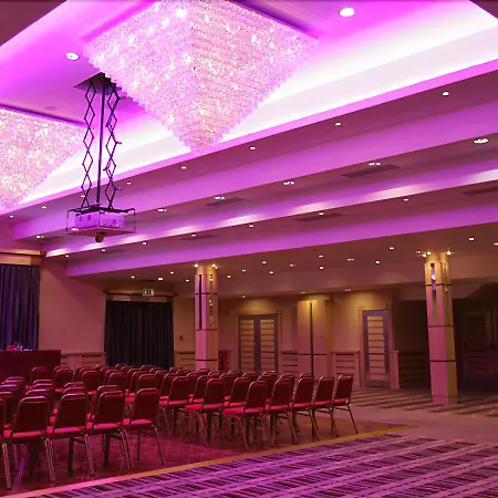 Hillgrove Hotel, Leisure & فندق 4*