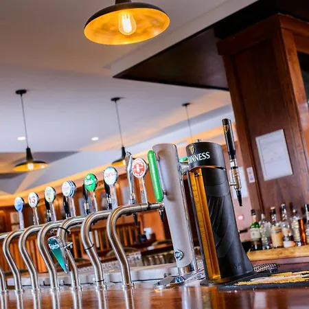 מלון Hillgrove Hotel, Leisure & מונהאן