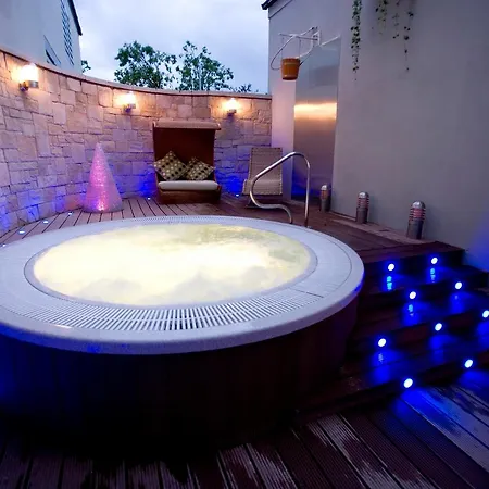 Hillgrove Hotel, Leisure & فندق