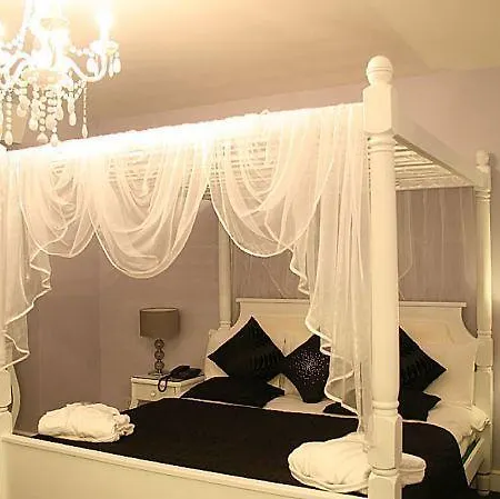 فندق Hillgrove Hotel, Leisure & 4*