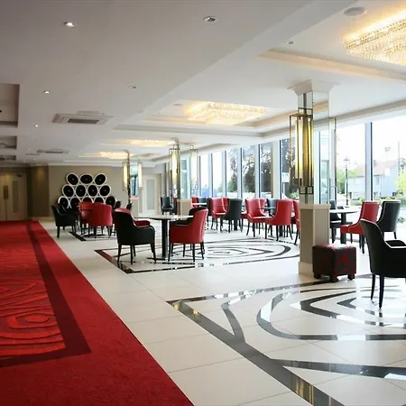 Hillgrove Hotel, Leisure & Szálloda