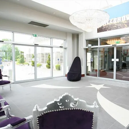Hillgrove Hotel, Leisure &