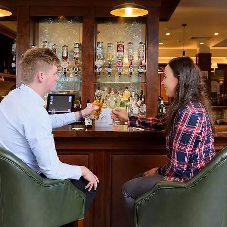 Hillgrove Hotel, Leisure & Szálloda