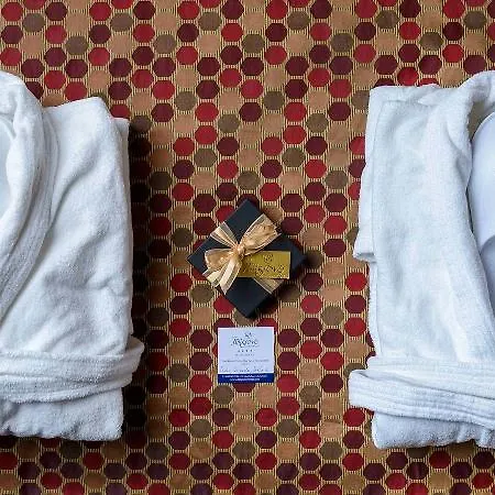 Hillgrove Hotel, Leisure & فندق موناغان