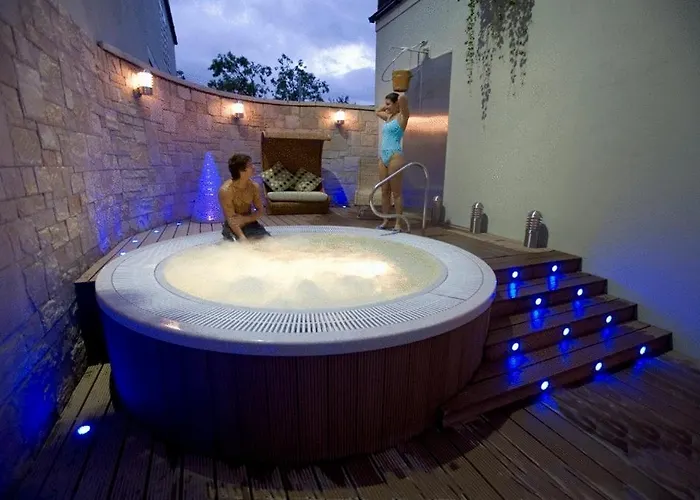 Hillgrove Hotel, Leisure & Монахан