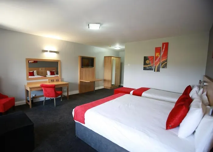 Отель Hillgrove Hotel, Leisure & 4*