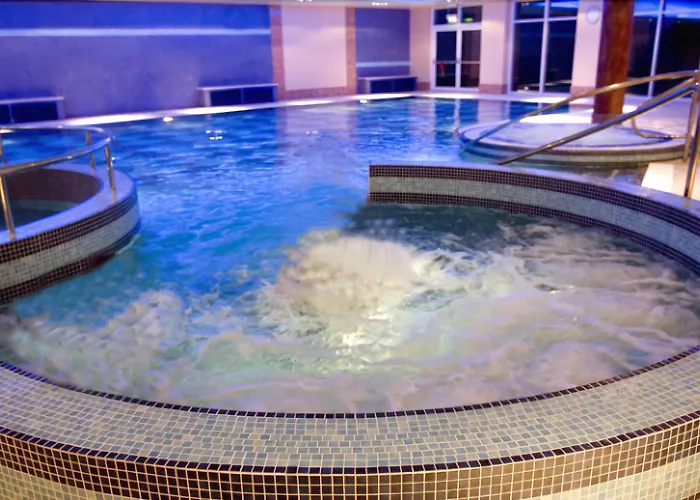 Hillgrove Hotel, Leisure & Hotel