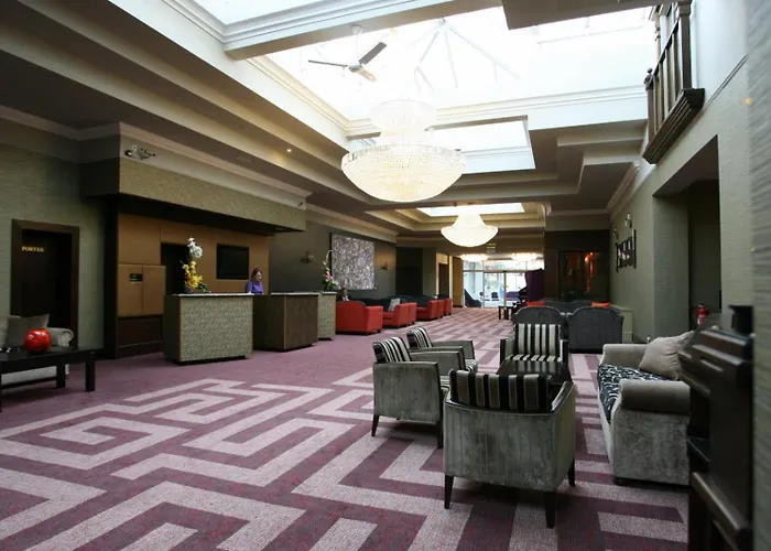 Отель Hillgrove Hotel, Leisure &