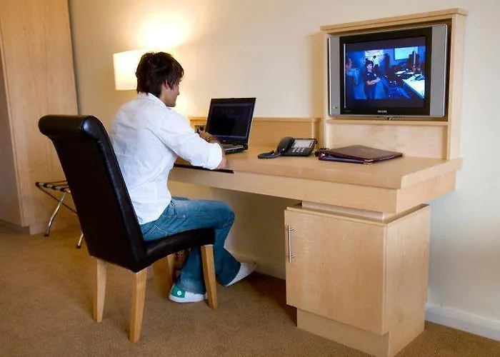 Hillgrove Hotel, Leisure &