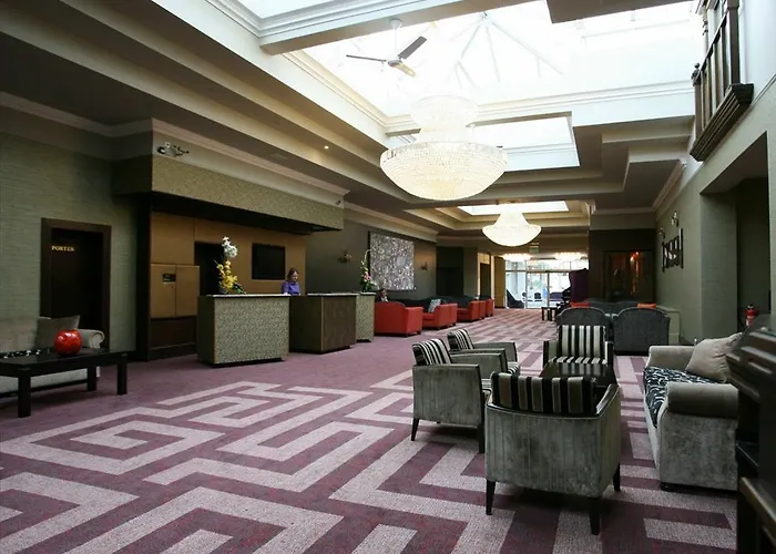 Hillgrove Hotel, Leisure & Отель 4*