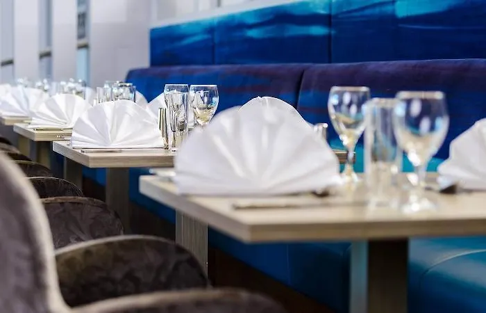 Hillgrove Hotel, Leisure & Отель 4*